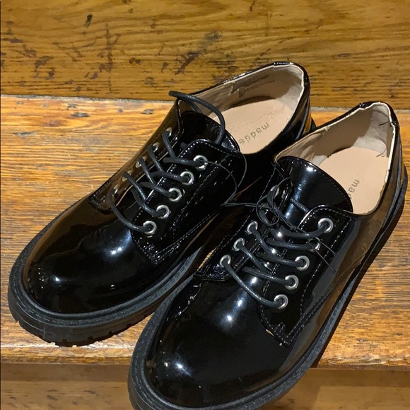Madden Girl black patent leather lace-up oxfords - Picture 8 of 9